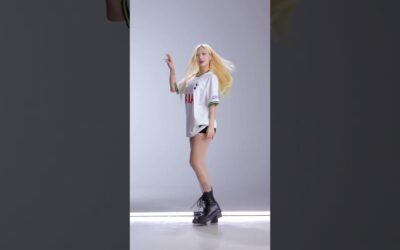 토트넘 유니폼 입은 미녀의 터미널 댄스